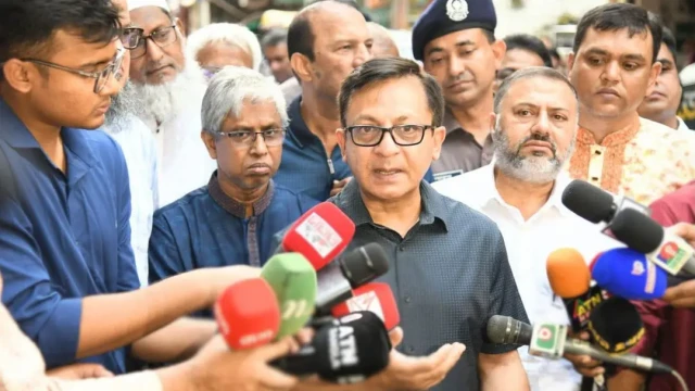 চামড়া শিল্পকে আরো শক্তিশালী ও রপ্তানিমুখী করার লক্ষ্য সরকারের: বাণিজ্যমন্ত্রী