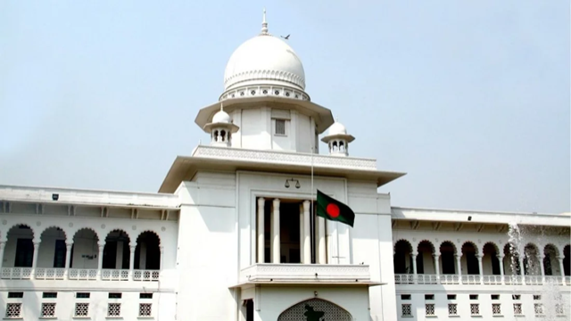 অস্ত্র নিয়ে সুপ্রিম কোর্টে প্রবেশ, বিএনপি নেতাসহ আটক ২