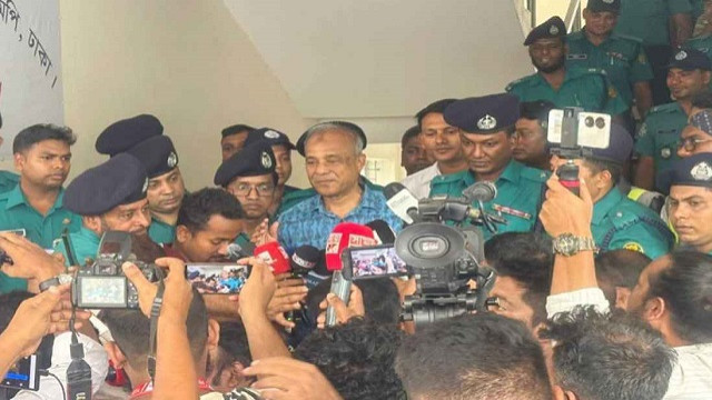 জুলাই মামলায় তদন্ত ছাড়া কাউকে গ্রেফতার নয়: স্বরাষ্ট্র উপদেষ্টা