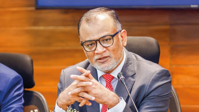 যুক্তরাষ্ট্রের সঙ্গে তৃতীয় পর্যায়ের আলোচনার প্রস্তুতি নেওয়া হচ্ছে: বাণিজ্য উপদেষ্টা