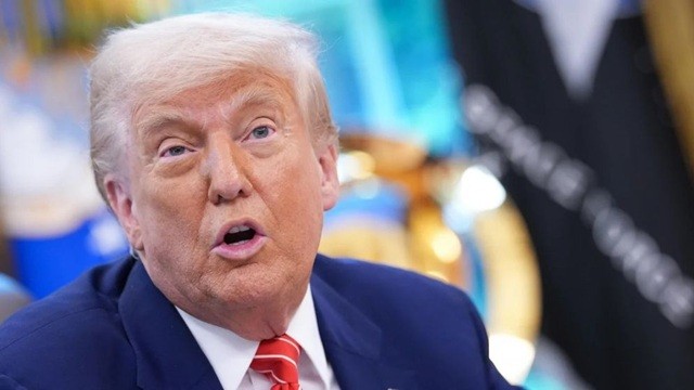 ৩৬টি দেশের নাগরিকদের ওপর ভ্রমণ নিষেধাজ্ঞা জারির পথে ট্রাম্প