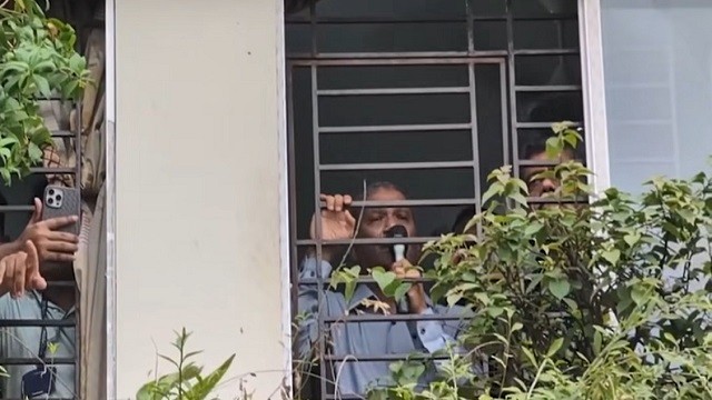 ৯ ঘণ্টা পর মাইলস্টোন ছাড়লেন দুই উপদেষ্টা ও প্রেস সচিব