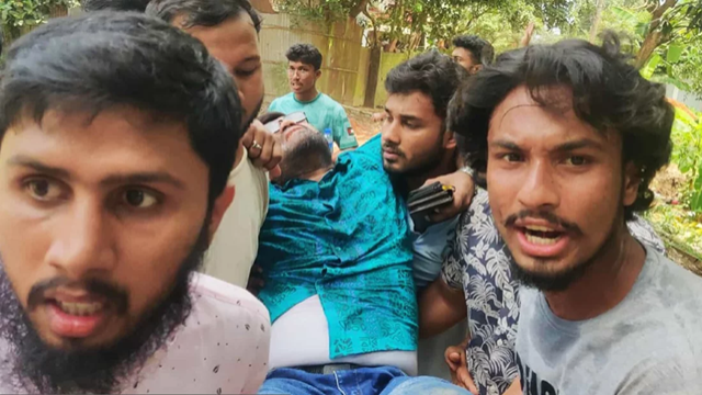 রণক্ষেত্র চট্টগ্রাম বিশ্ববিদ্যালয়, প্রক্টরসহ আহত ১৫