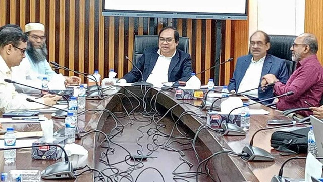 প্রকল্প বাস্তবায়নে গুণগতমান নিশ্চিত করতে হবে: ভূমি সচিব