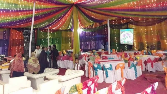 এক বিয়ের খাবার খেয়ে গেলেন অন্য বরযাত্রীরা