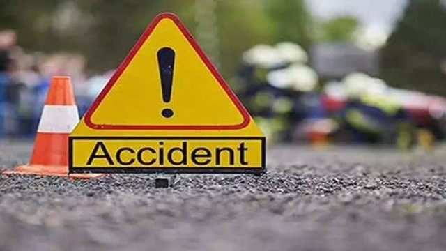 যাত্রীবাহী বাস উলটে নদীতে, নিহত ১৮