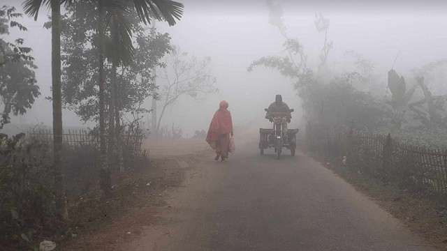 ফের তাপমাত্রা নামল ৯.৩ ডিগ্রিতে, কনকনে ঠান্ডায় নাকাল জনজীবন