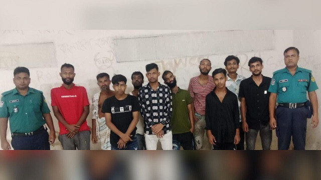 মোহাম্মদপুরে পুলিশের বিশেষ অভিযানে গ্রেপ্তার ১০
