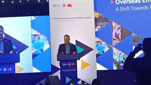 মালয়ে‌শিয়ায় কর্মী পাঠাতে ১০ শর্ত, কয়েকটিতে সরকারের শক্ত আপত্তি