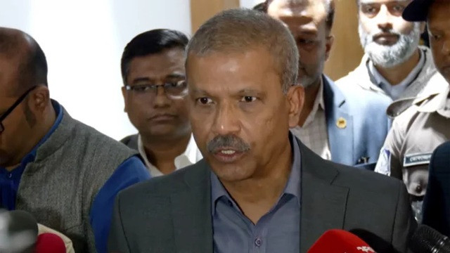 বিএনপির ইচ্ছাতেই সংসদের দক্ষিণ প্লাজায় শপথ : আইন উপদেষ্টা