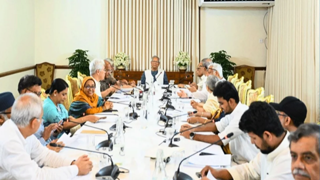 আট উপদেষ্টার বিরুদ্ধে ‘দুর্নীতির’ অভিযোগ নিয়ে তোলপাড়,