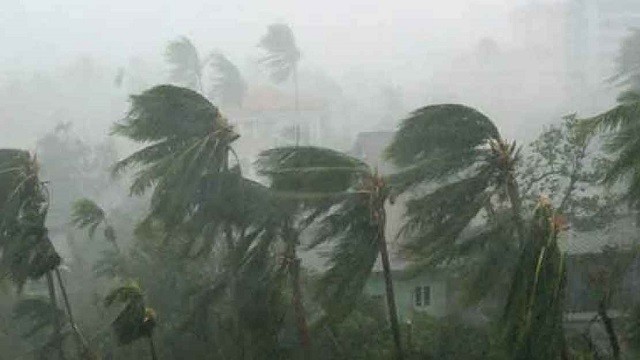 ঢাকাসহ ১২ অঞ্চলে ঝড়বৃষ্টির আভাস, নদীবন্দরে সতর্কতা