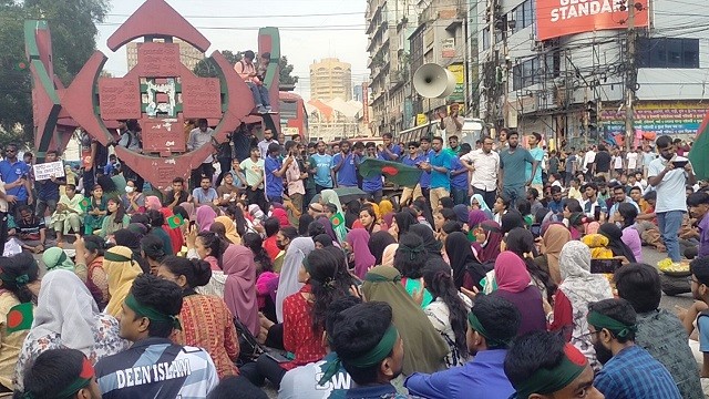 আড়াই ঘণ্টা পর গুলিস্তান ছাড়লেন জবি শিক্ষার্থীরা