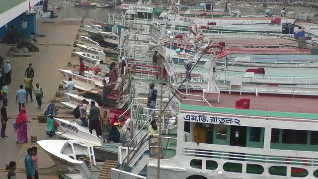 বরিশালের অভ্যন্তরীণ রুটে লঞ্চ চলাচল বন্ধ