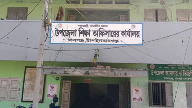 শিবগঞ্জের ২৪০ প্রাথমিক বিদ্যালয়ের মধ্যে ৮৩টিতেই প্রধান শিক্ষক নেই