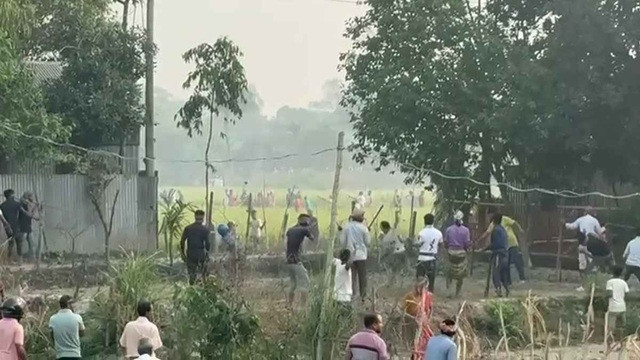 ব্রাহ্মণবাড়িয়ায় দুপক্ষের সংঘর্ষে ৩০ জন আহত, ২৫ বাড়ি লুট