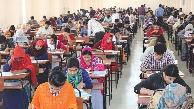 পরা যাবেনা কানের দুল, হিয়ারিং এইড ব্যবহারে লাগবে অনুমোদন