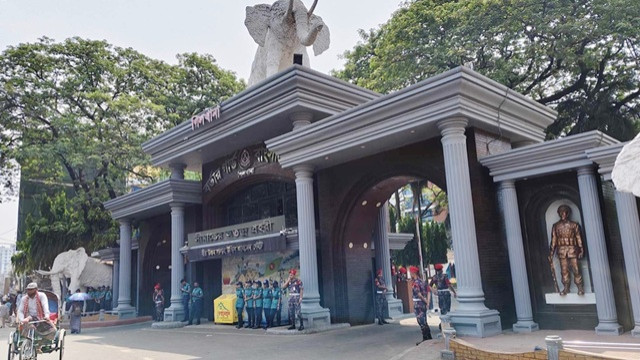 জিগাতলা এলাকা ছেড়েছেন সাবেক বিডিআর সদস্যরা