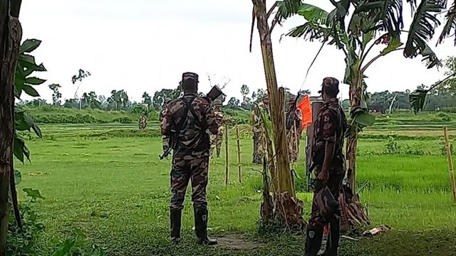 জয়পুরহাট সীমান্তে ৩ জনকে পুশইনের চেষ্টা, বিজিবির বাধায় ব্যর্থ