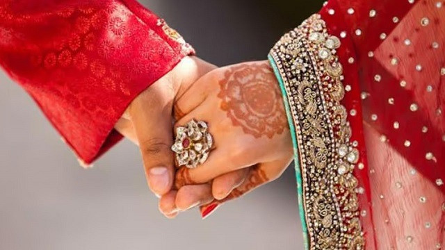 অসহায়ত্বের গল্প শুনিয়ে ২৫টি বিয়ে করে প্রতারণা তরুণীর, অতঃপর...