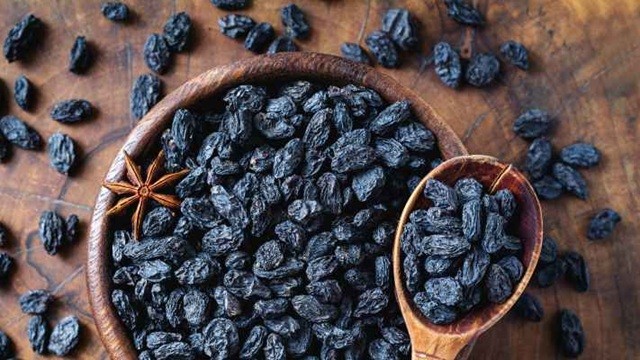 কালো কিসমিসের উপকারিতা জানেন না বেশিরভাগ মানুষ