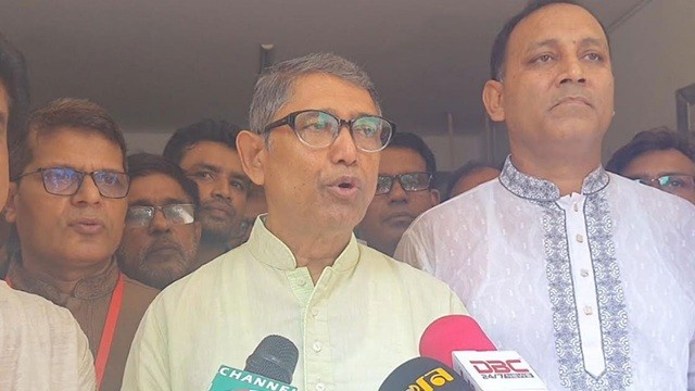 ‘সরকারের কর্মকাণ্ড নিয়ে আমাদের মাঝে ধোঁয়াশার সৃষ্টি হয়েছে’