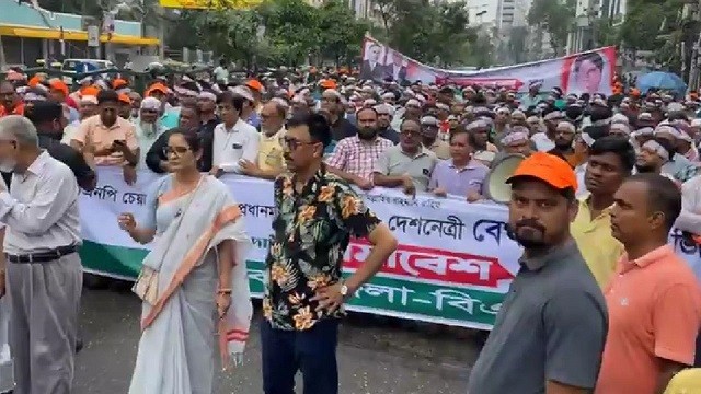 নয়াপল্টনে বিএনপির সমাবেশ চলছে