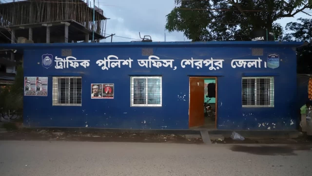 বগুড়ায় সাংবাদিক লাঞ্ছনার ঘটনায় ২ পুলিশ সদস্য প্রত্যাহার