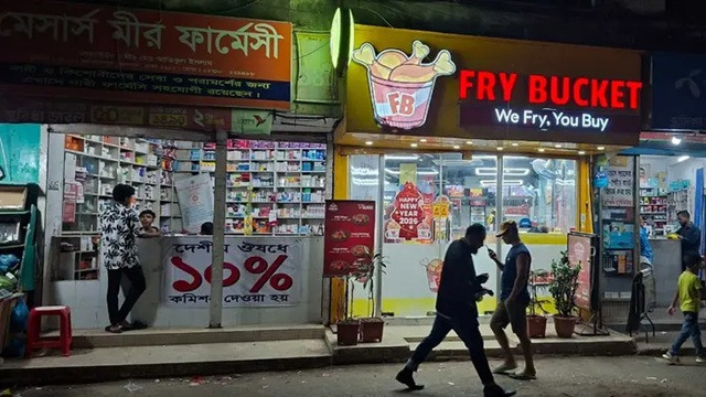 দোকানপাট-শপিংমল খোলা থাকবে সন্ধ্যা ৭টা পর্যন্ত : প্রতিমন্ত্রী