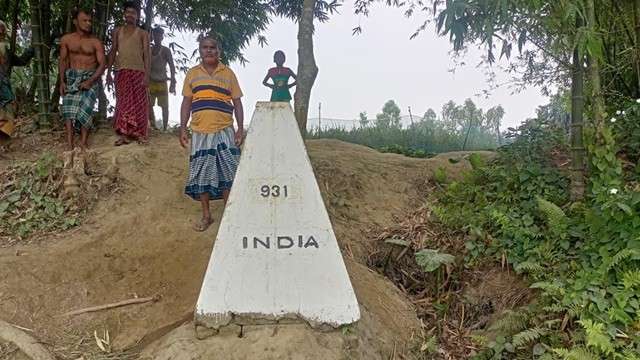 বাংলাদেশ সীমান্তে ঢুকে নারীদের লক্ষ্য করে বিএসএফের গুলিবর্ষণ