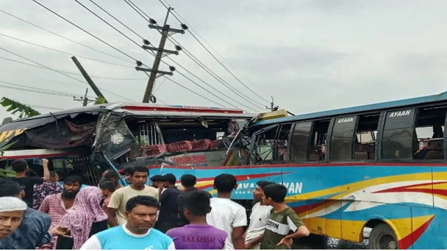 ভালুকায় যাত্রীবাহী দুই বাসের সংর্ঘষ, নিহত ২
