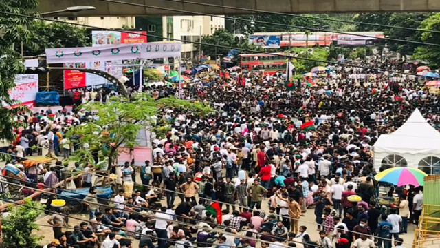 বৃষ্টি উপেক্ষা করে শাহবাগে ছাত্রদল নেতাকর্মীদের ঢল
