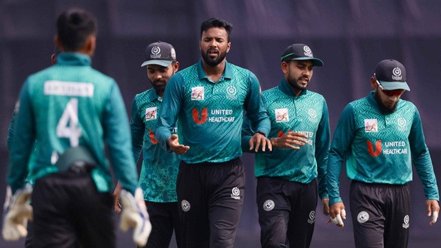 এক ম্যাচ নিষিদ্ধ হৃদয়, এবাদতের ৪০ হাজার জরিমানা