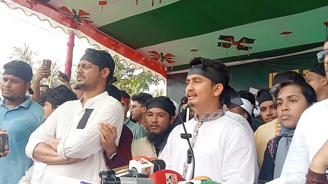 আ.লীগ আবারও রাজনীতির মাঠে আসলে, সবাই মিলে প্রতিহত করব : সারজিস আলম