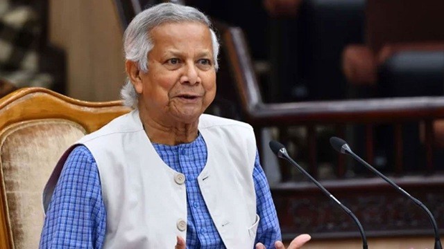 যুক্তরাজ্য সফর শেষে দেশে ফিরলেন প্রধান উপদেষ্টা