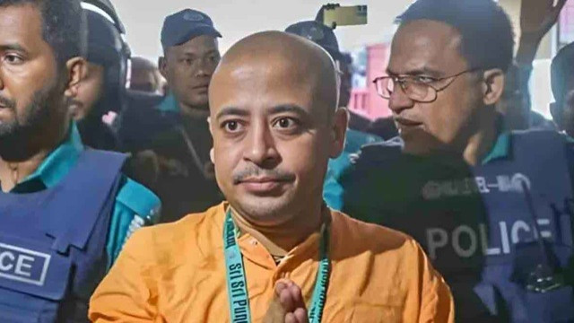 ৫ মামলায় চিন্ময়ের জামিন নামঞ্জুর