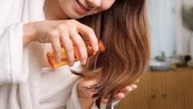 চুলের যত্নে কোন ভিটামিন কীভাবে কাজ করে