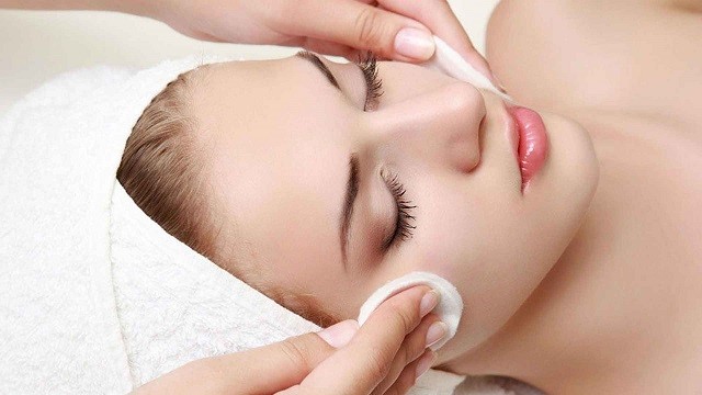 ক্লিনআপ না ফেসিয়াল— কোনটি করাবেন?