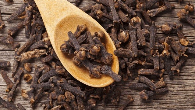 সকালে খালিপেটে লবঙ্গ খেলে কী হয়?