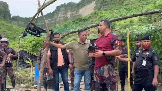 টেকনাফে মানব পাচারকারী চক্রের আস্তানা থেকে নারী-শিশুসহ ৮০ জন উদ্ধার