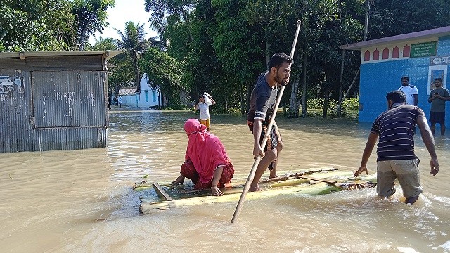 বন্যায় মৃত্যুর সংখ্যা বেড়ে ৭১