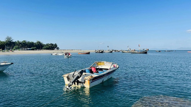 সোমবার থেকে সেন্টমার্টিন যাবে পর্যটকবাহী জাহাজ, থাকছে রাত্রিযাপনের সুযোগ