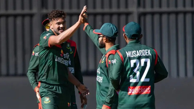 ৬৬ রানে ৪ উইকেট হারিয়ে বিপদে জিম্বাবুয়ে