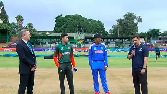 টসের সময় বাংলাদেশ ও ভারতের অধিনায়ক। আজ অনূর্ধ্ব–১৯ বিশ্বকাপে। ভিডিও থেকে নেওয়া