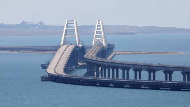 শান্তি আলোচনা ব্যাহত করতে ক্রিমিয়া সেতু উড়িয়ে দেওয়ার চেষ্টা ইউক্রেন