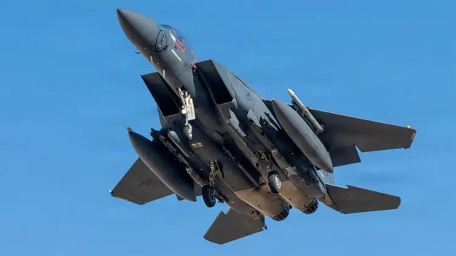 বিধ্বস্ত বিমানের দ্বিতীয় ক্রু উদ্ধার, তবে ইরান থেকে বের হতে পারেনি এখনো