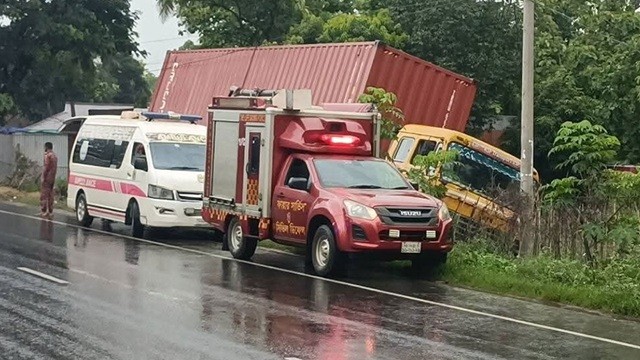 মীরসরাইয়ে লরির চাপায় নার্সারি মালিক নিহত