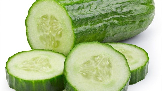 যেসব উপকার পেতে খাবেন শসা