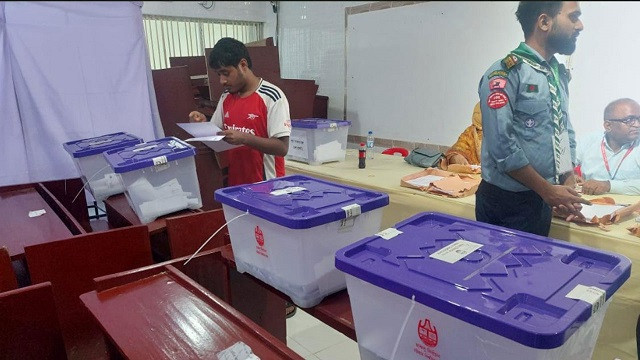 সূর্য সেন হলে ভিপি-এজিএস পদে এগিয়ে ছাত্রদল, জিএস পদে শিবির