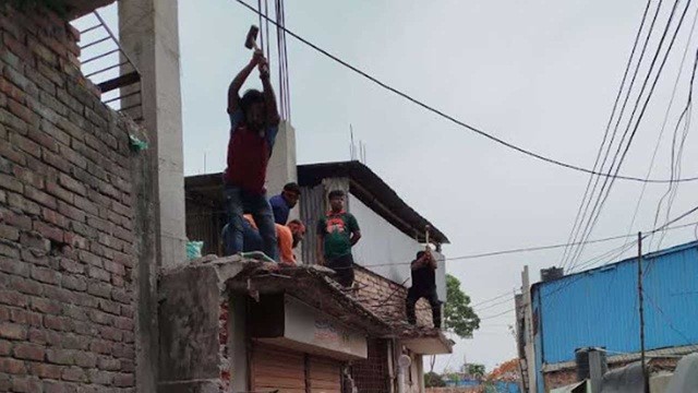 রাজউকের অভিযানে ১১ লাখ টাকা জরিমানা, ১২ ভবনের বিদ্যুৎ বিচ্ছিন্ন
